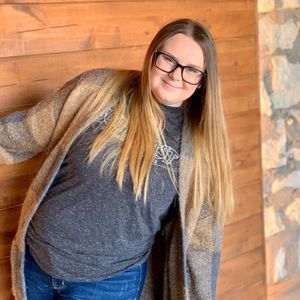 Meet your Posher, Amber